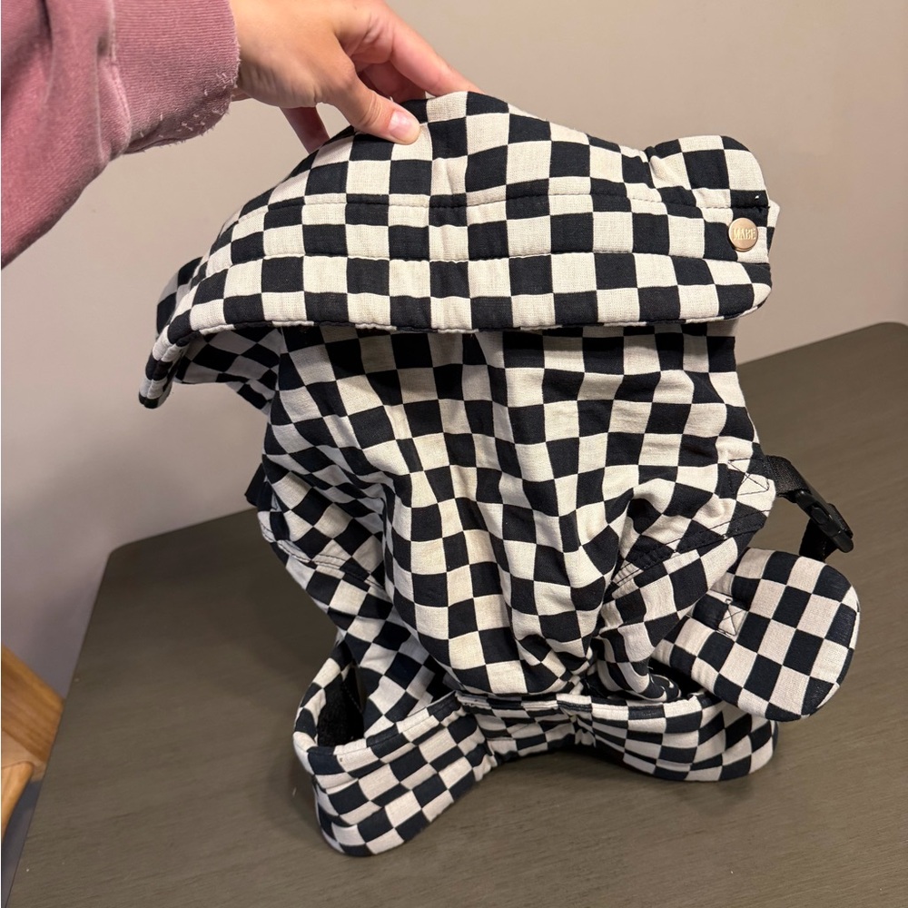 Mabe Ebony check carrier